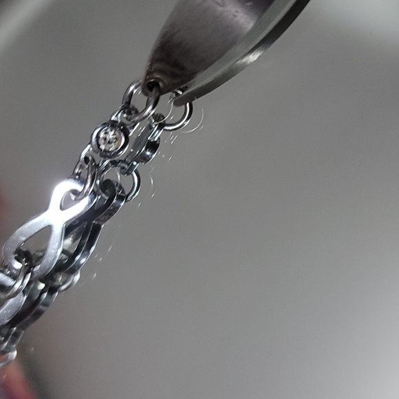 Stainless steel bracelet with two stones of each side engravable plate like new - Picture 4 of 5